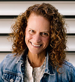 headshot of heather buettner